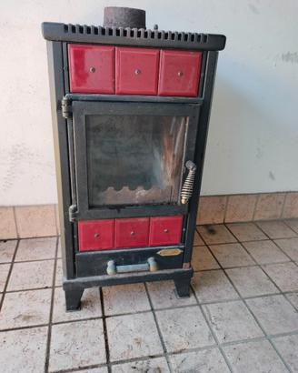 Stufa a legna marca HALLWAG