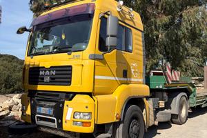 Trattore stradale 4x4