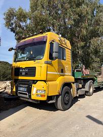 Trattore stradale 4x4