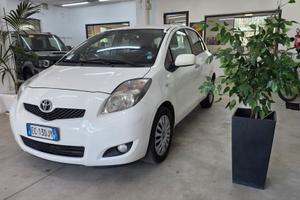 Toyota Yaris 1.3 3 porte - ADATTA A NEOPATENTATI
