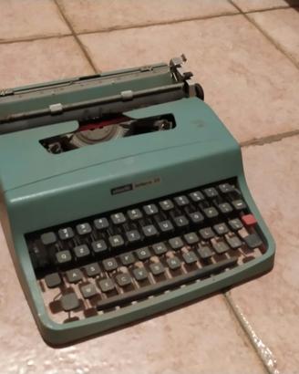 Macchina da scrivere Olivetti