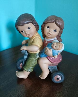 statuetta Nina e Marco goebel su triciclo 
