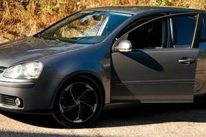 VOLKSWAGEN GOLF 5