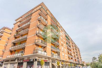 AMPIO TRILOCALE CON DOPPIO SPAZIO ESTERNO