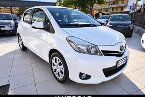 TOYOTA Yaris 1.0 5 Porte Lounge Retrocamera Neo