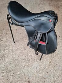 Sella da salto equitazione 