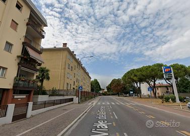 Ampia STANZA DOPPIA USO SINGOLO -. UDINE