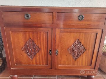 madia in legno massello.