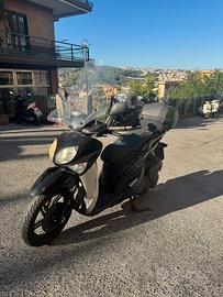 Motorino Yamaha Xenter 150