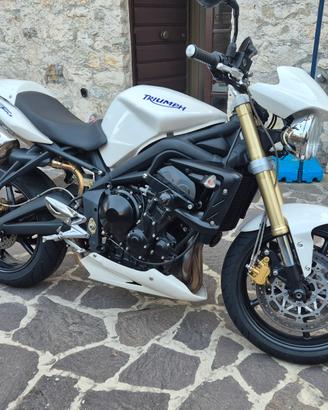 Triumph Street Triple 675 ,gomme nuove, curata!