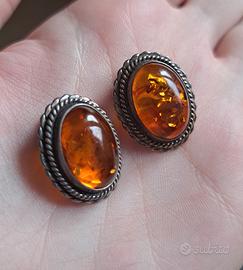 Orecchini in argento e ambra