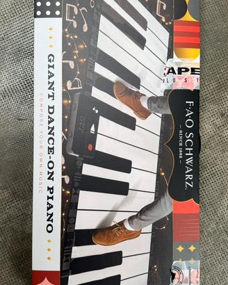Pianoforte giocattolo Fao Schwartz