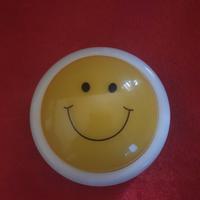 Lampada tavolo a batterie a led Emoj a pressione