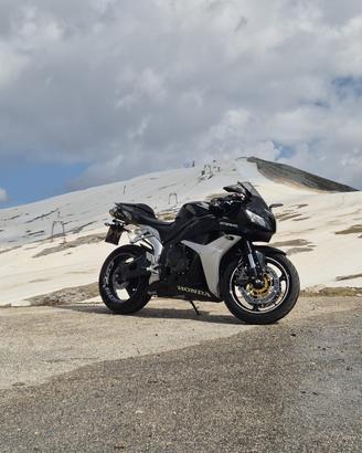 Honda cbr 600 rr