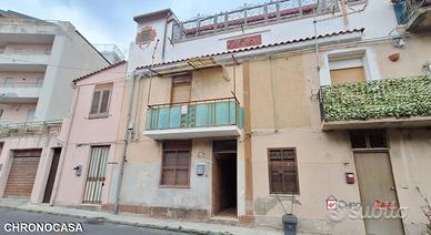 Via del Santo, bilocale primo piano