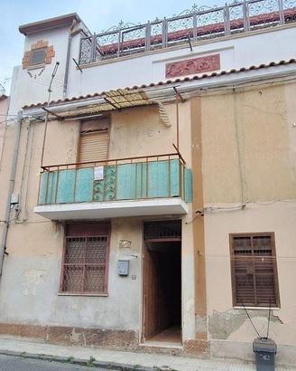 Via del Santo, bilocale primo piano