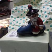 Babbo natale carabiniere di thun su motoslitta