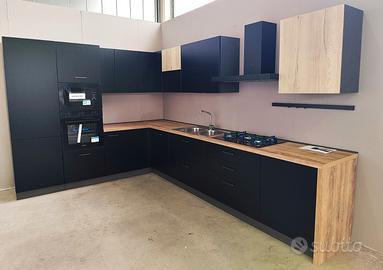 Cucina adattabile 6 mt, nuova e fine serie