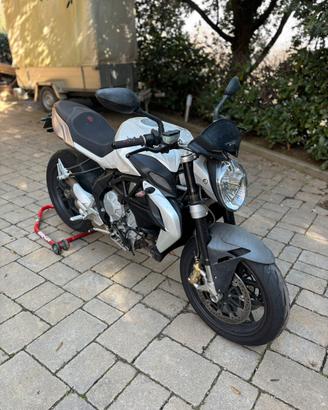Mv Agusta Brutale 675