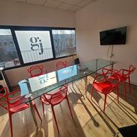 Tavolo riunioni in vetro