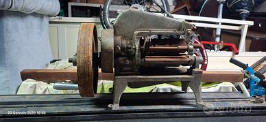 TAGLIASTRISCE CUOIO PELLE PELLETTERIA