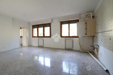 2 LOCALI A SAN LAZZARO DI SAVENA