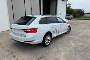 Skoda Superb Wagon 2.0 tdi evo 150cv dsg