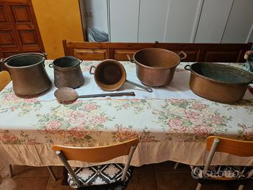 Pentole in rame antiche 