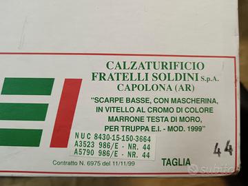 Scarpe militari in vitello mai usate. 