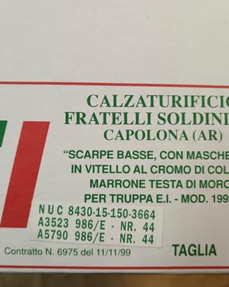 Scarpe militari in vitello mai usate. 