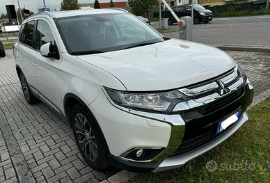 Mitsubishi Outlander 2.2 Instyle Plus Navi 7 pt AT