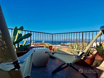 Casa indipendente con terrazzo vista mare