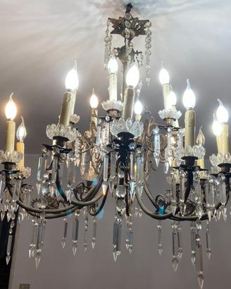 lampadario con gocce in cristallo