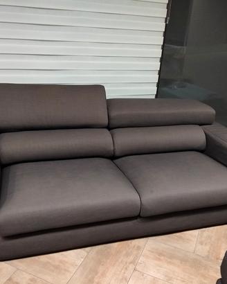 Divano moderno con pouf Samoa 