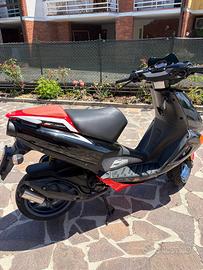 scooter Aprilia SR 50