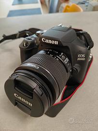 Canon EOS 2000D + EF-S IS II Fotocamera