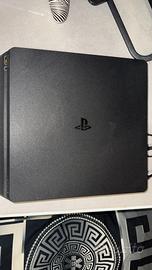Ps4 slim + 2 controller + 3 giochi  
