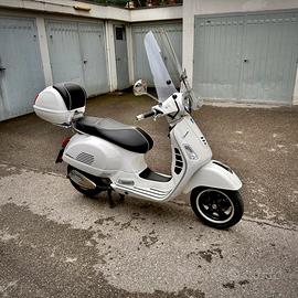 Vespa GTS 300