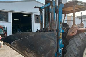 muletto marca Nobili 320 15 con benna