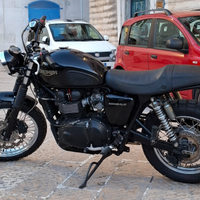 Triumph bonneville 900