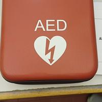 Defibrillatore automatico + teca allarmata