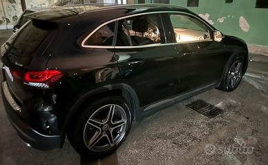 GLA 200D 4MATIC PREMIUM AMG