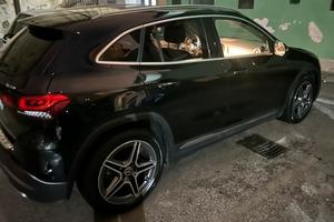 GLA 200D 4MATIC PREMIUM AMG