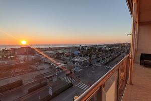 Elegante fronte mare in centro con posto auto