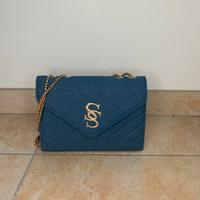 borsa blu denim con catena dorata