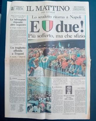 Secondo scudetto Napoli "E due" + inserto