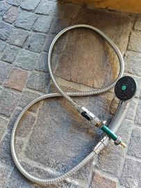 Docce esterna con relativo attacco rapido camper