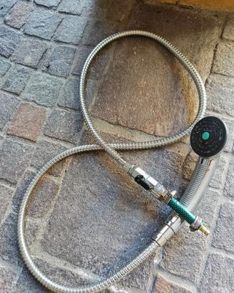 Docce esterna con relativo attacco rapido camper
