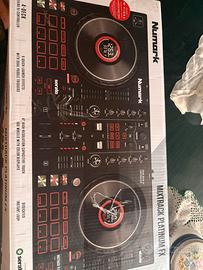 Numark Mixtrack Platinum FX - COME NUOVA.