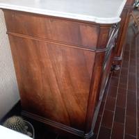 mobile con marmo bianco 